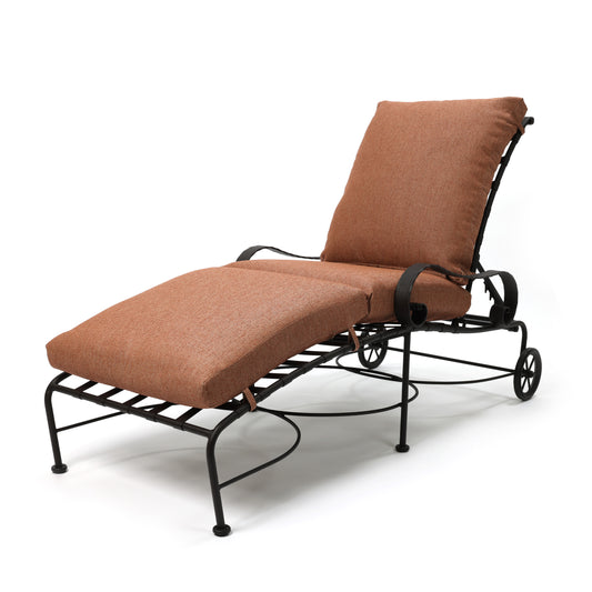 Classico Chaise Lounge