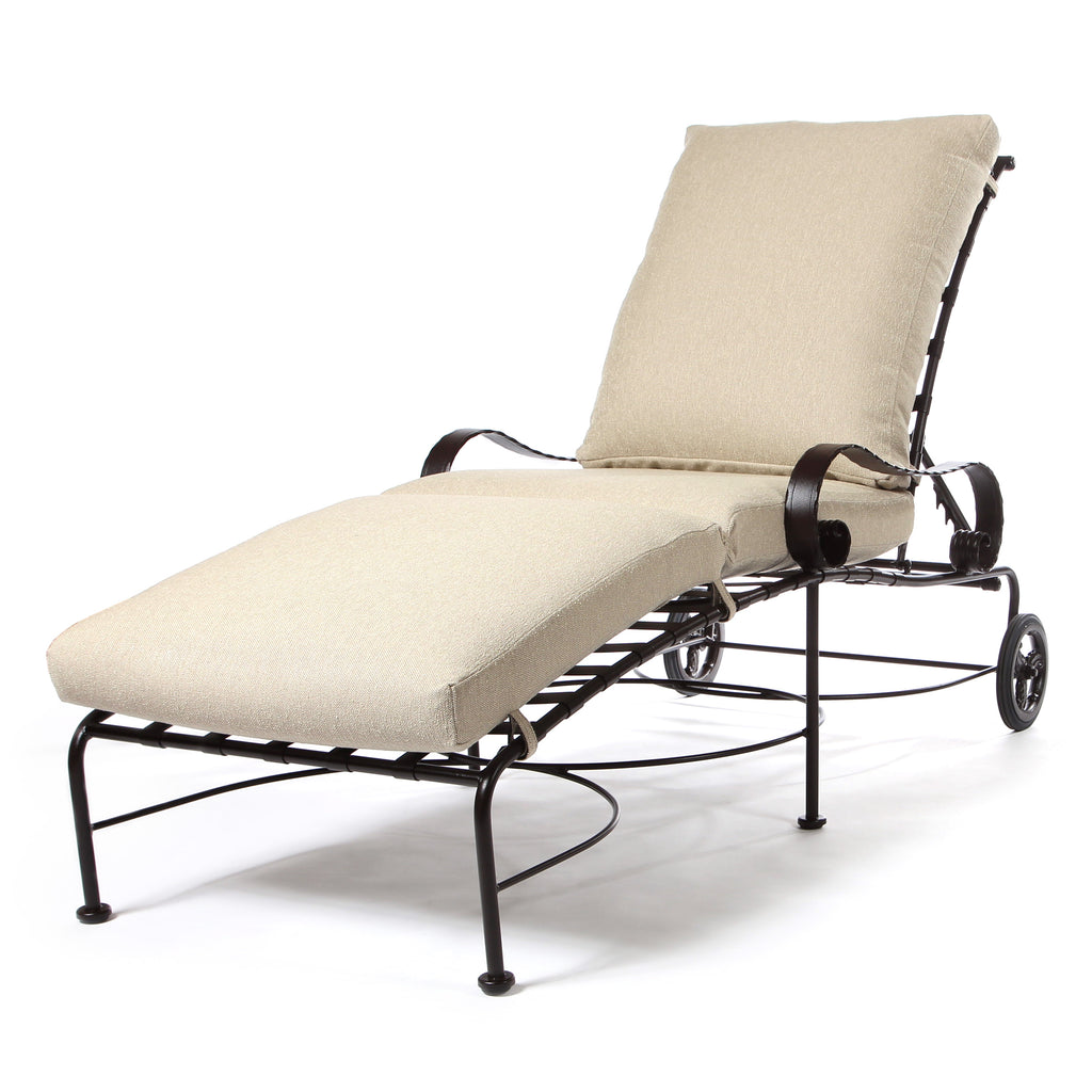 Classico Chaise Lounge