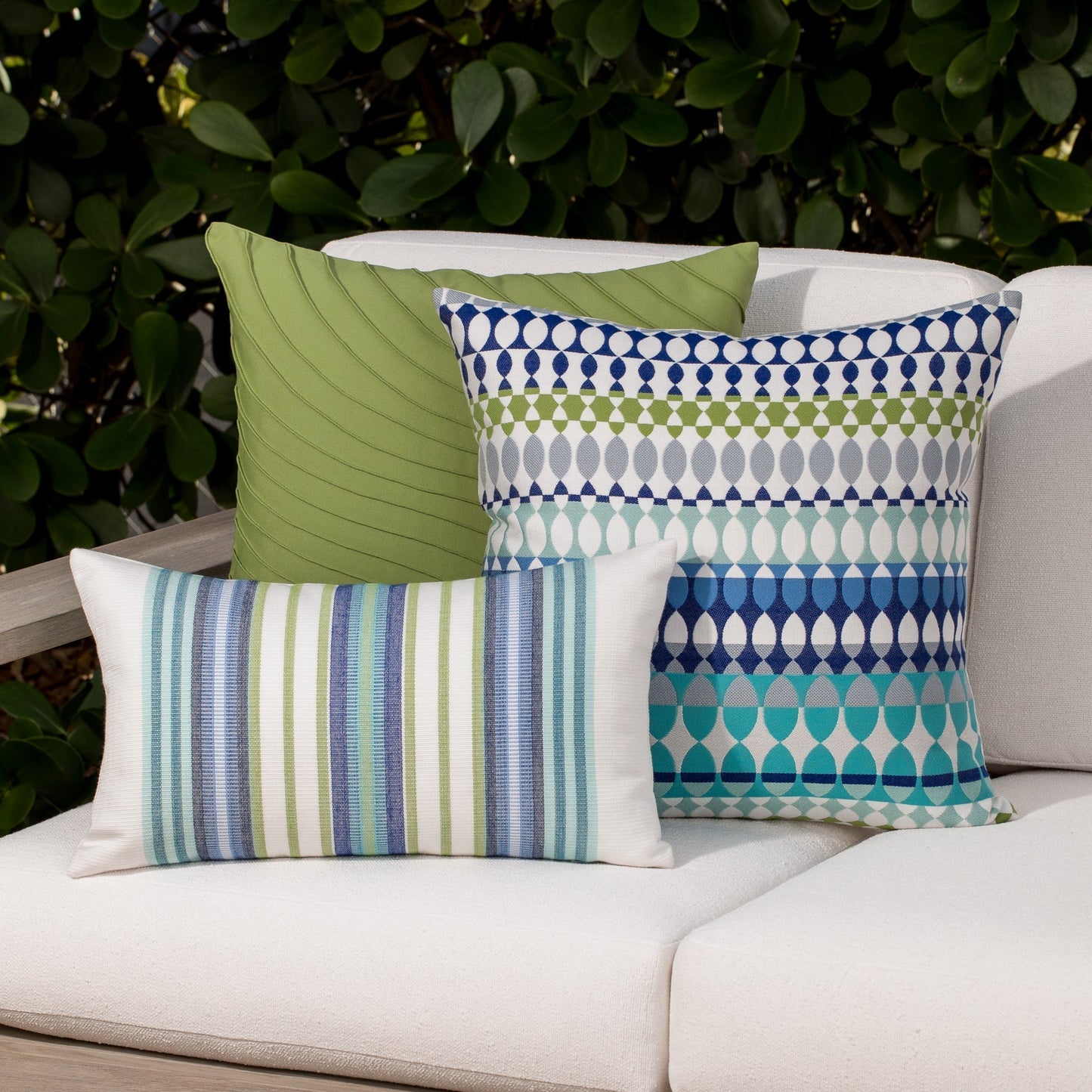 20" Square Elaine Smith Pillow  Modern Oval Ocean, image 5