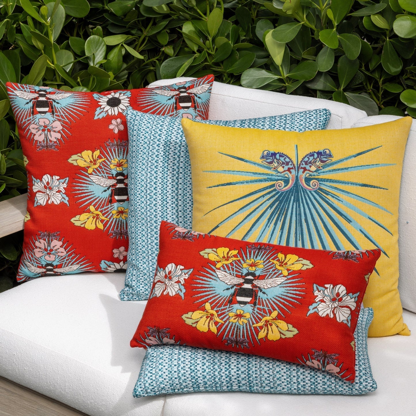 12" x 20" Elaine Smith Pillow  Tropical Bee Red, image 3