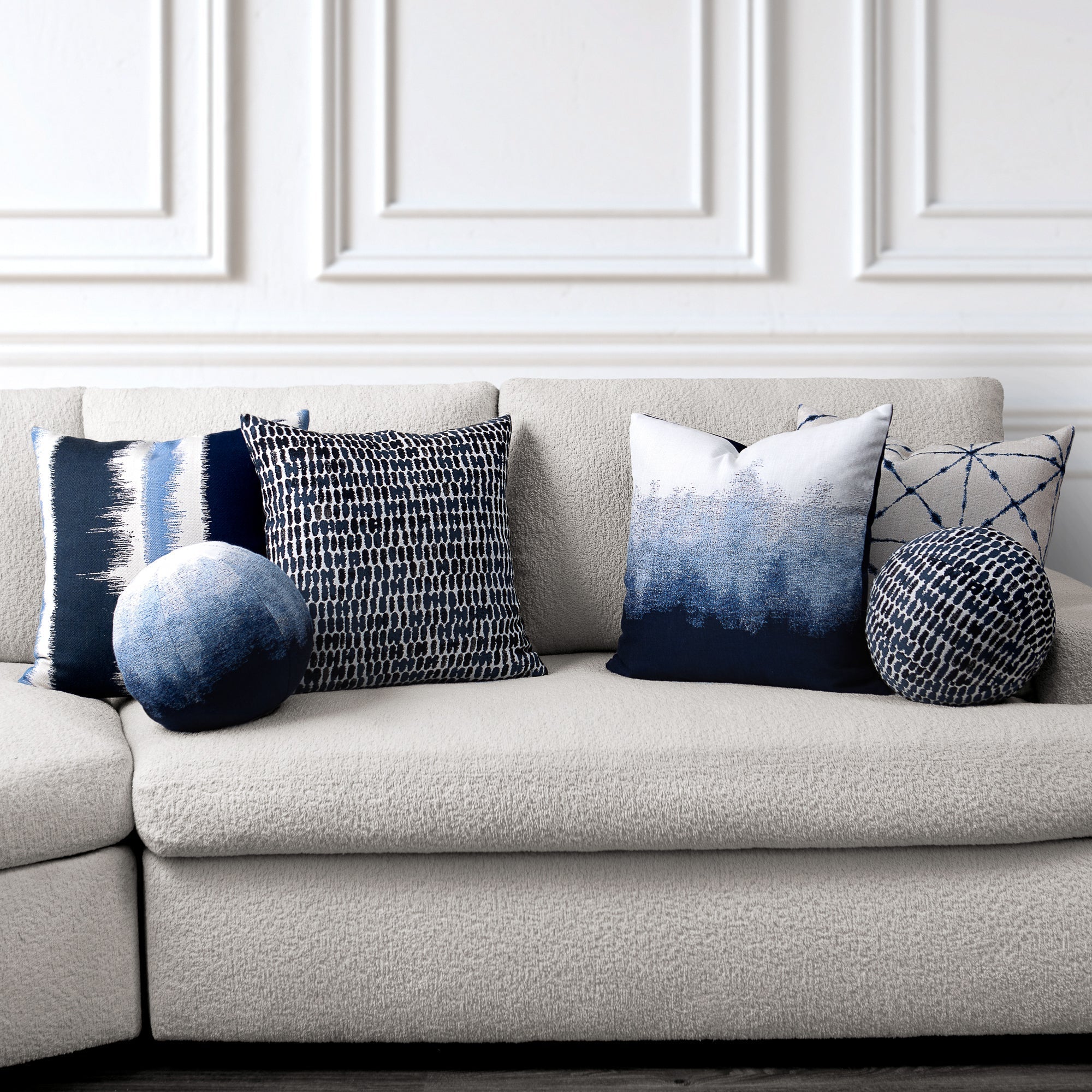 12" Round Elaine Smith Orb Pillow Thumbprint Indigo