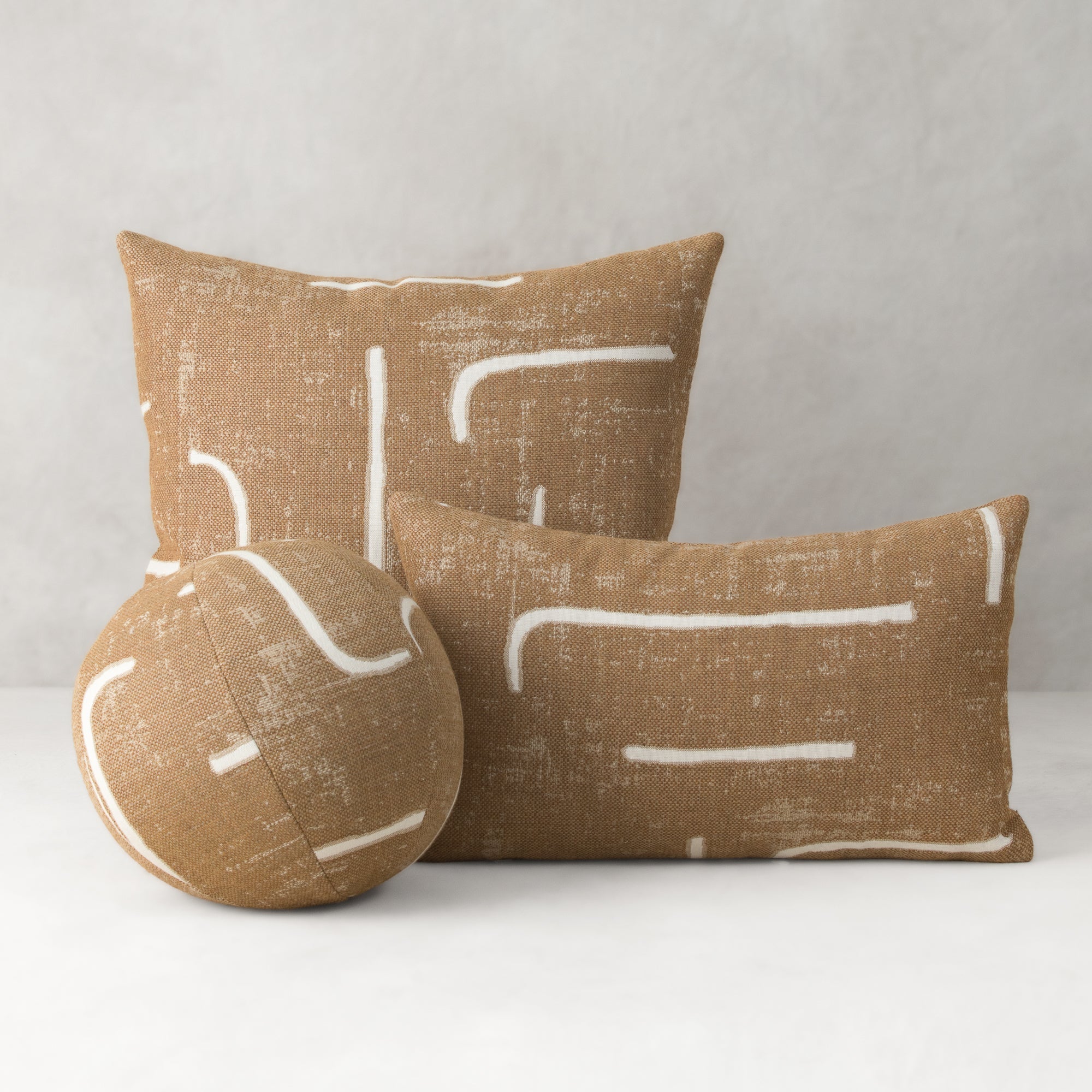 20" Square Elaine Smith Pillow  Instinct Caramel