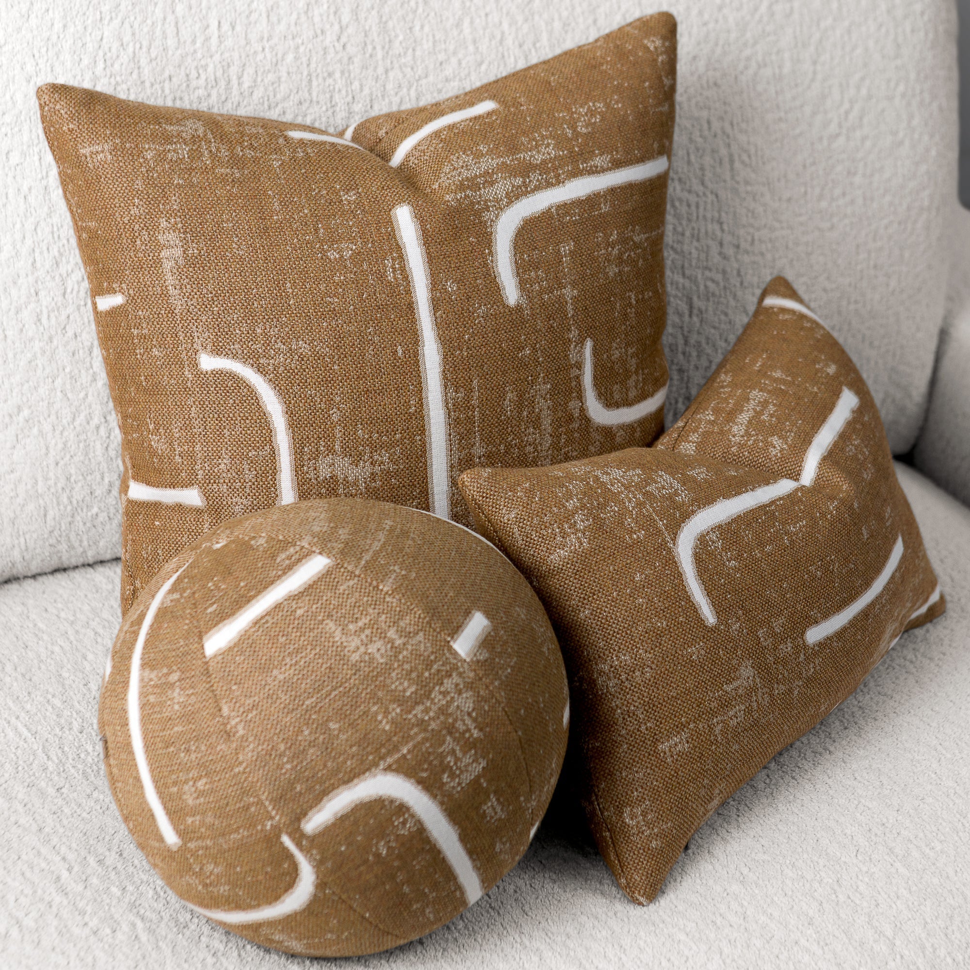 12" Round Elaine Smith Orb Pillow Instinct Caramel