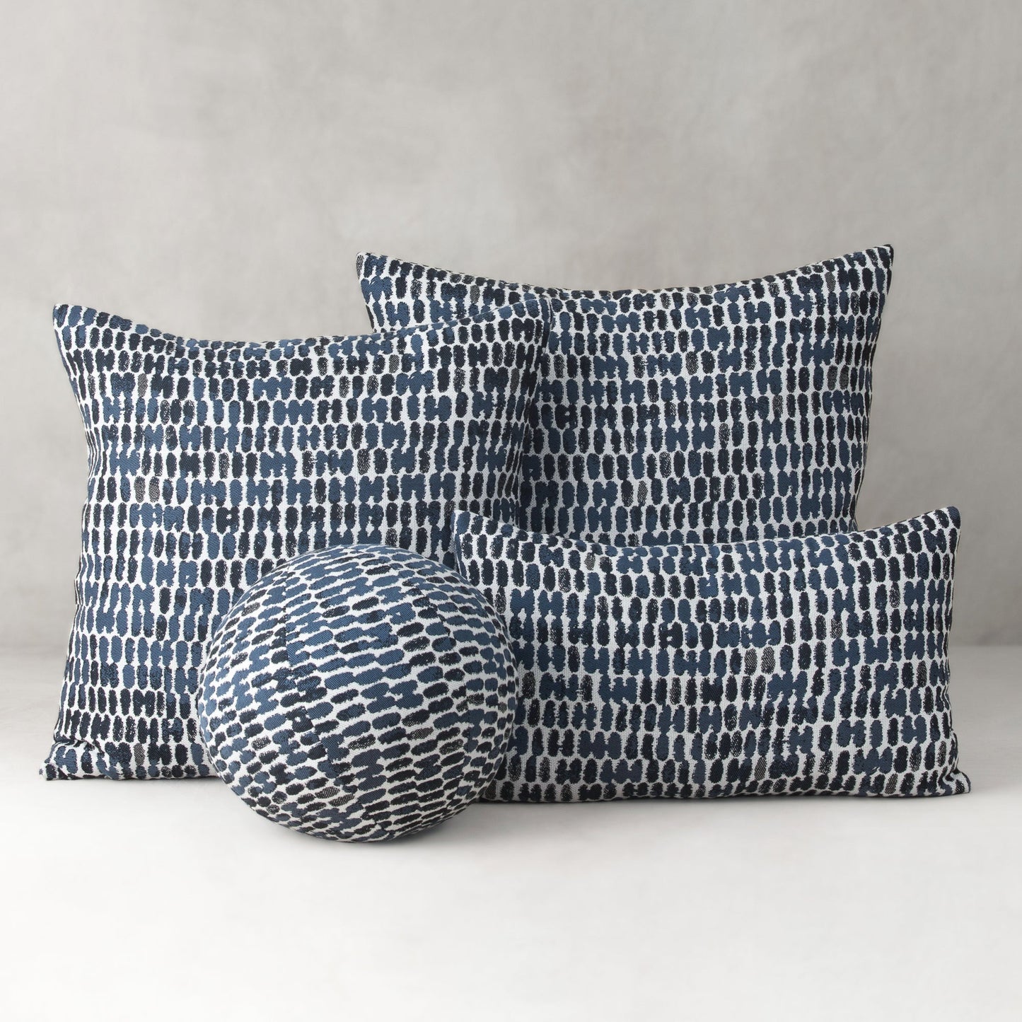 12" Round Elaine Smith Orb Pillow Thumbprint Indigo, image 4